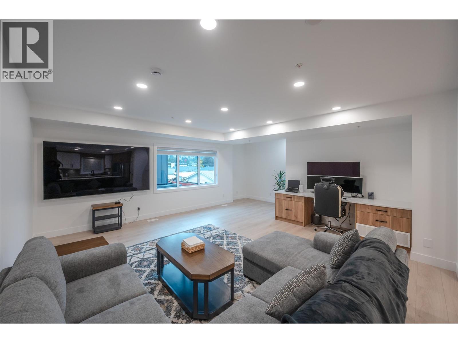 10615 Elliott Street Unit# 106, Summerland, British Columbia  V0H 1Z2 - Photo 2 - 10396535