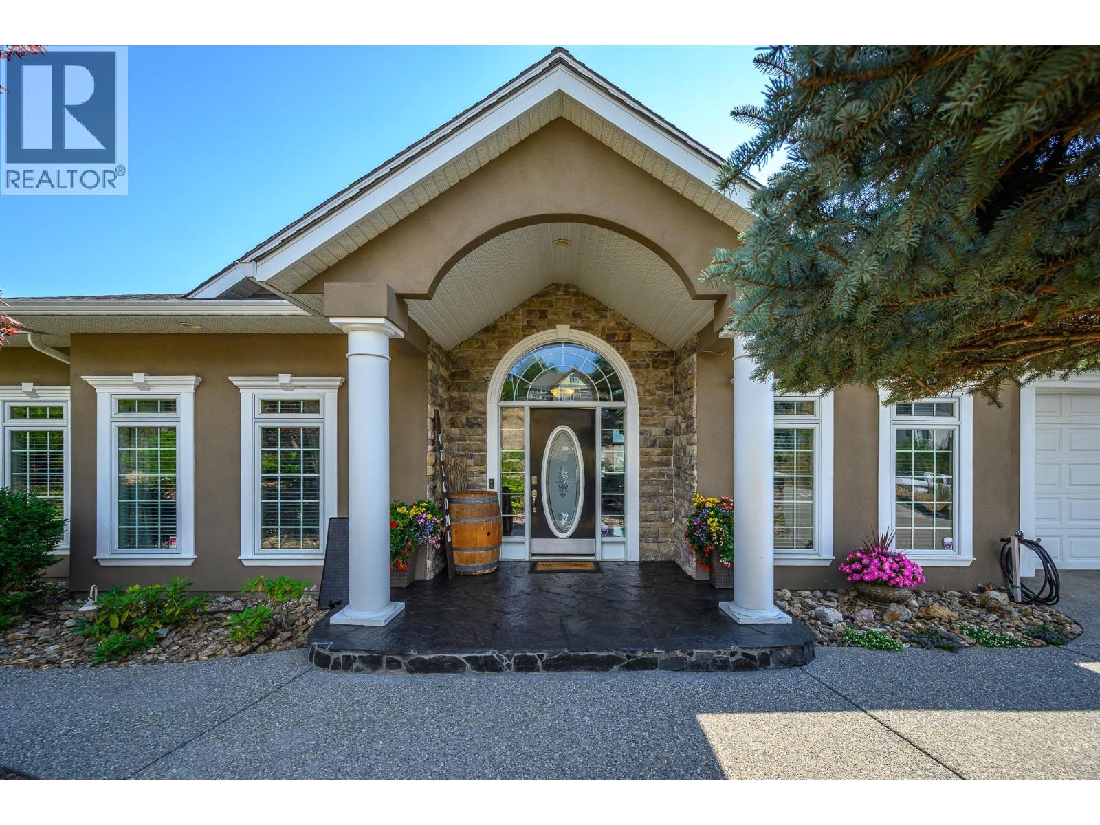 8853 Braeburn Drive, Coldstream, British Columbia  V1B 3W8 - Photo 3 - 10396522
