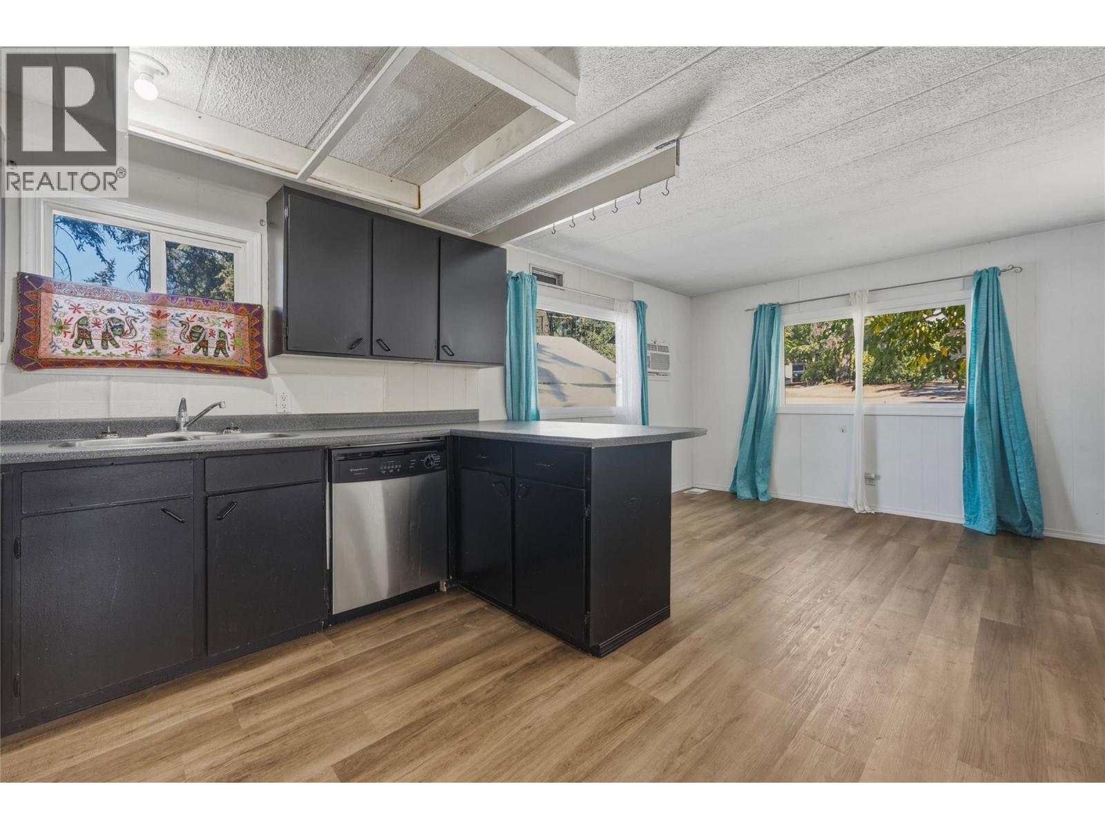 4137 Spallumcheen Drive Unit# 16, Spallumcheen, British Columbia  V4Y 0N1 - Photo 11 - 10396412