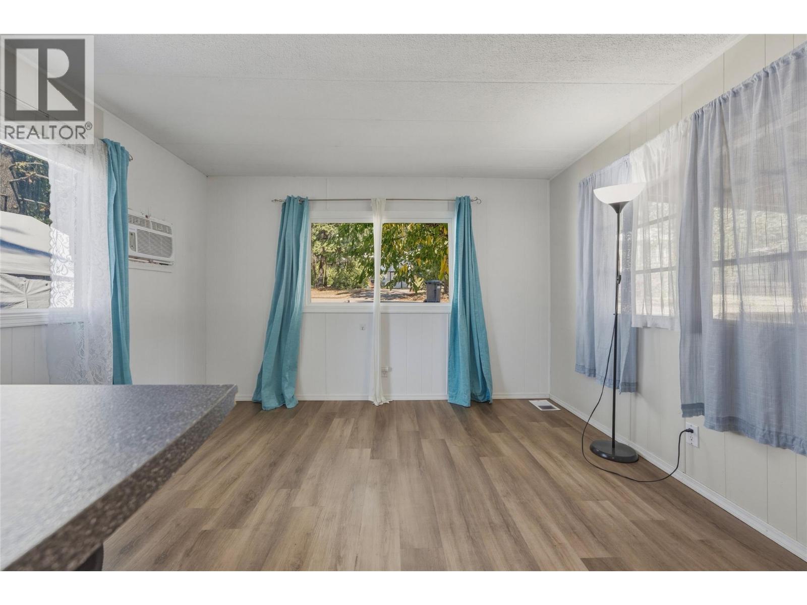 4137 Spallumcheen Drive Unit# 16, Spallumcheen, British Columbia  V4Y 0N1 - Photo 12 - 10396412
