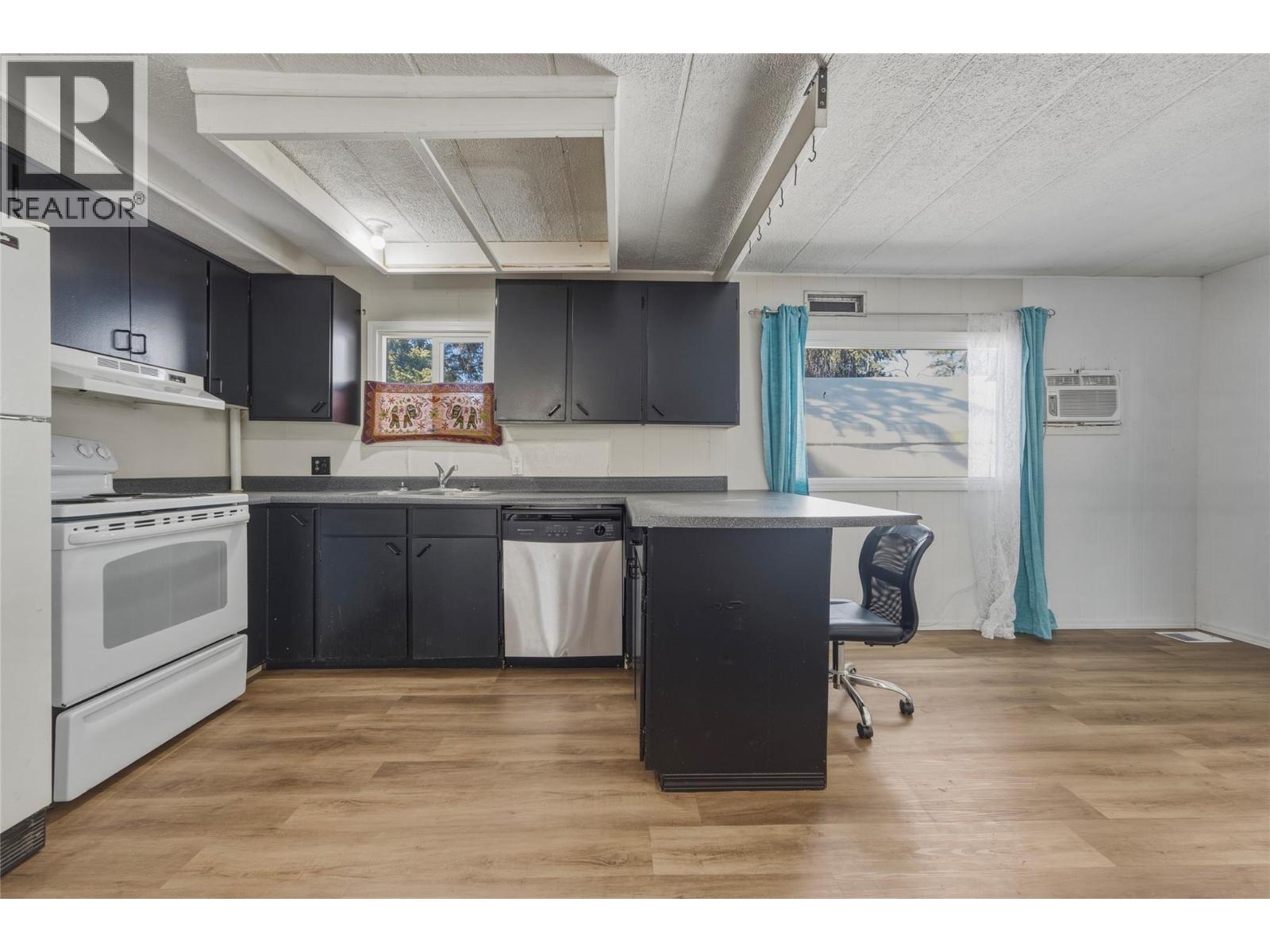 4137 Spallumcheen Drive Unit# 16, Spallumcheen, British Columbia  V4Y 0N1 - Photo 8 - 10396412