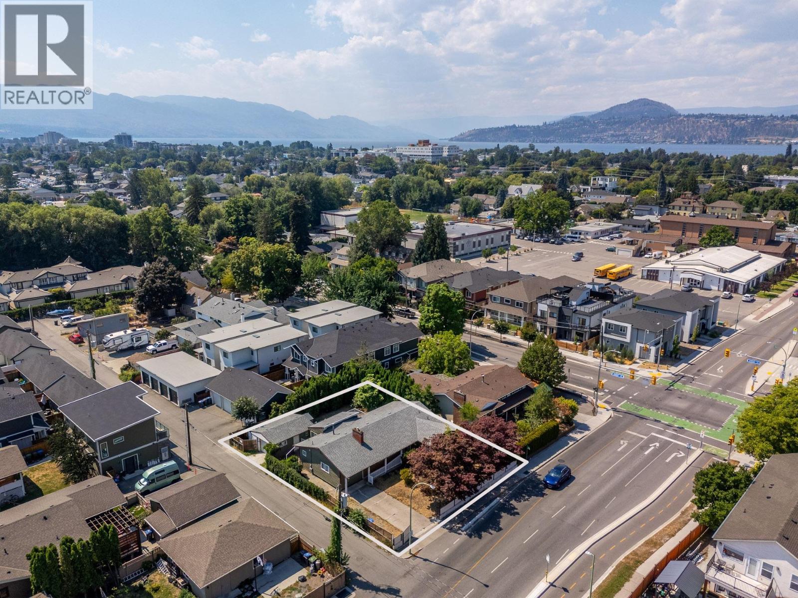 925 Sutherland Avenue, Kelowna, British Columbia  V1Y 5X6 - Photo 1 - 10396359