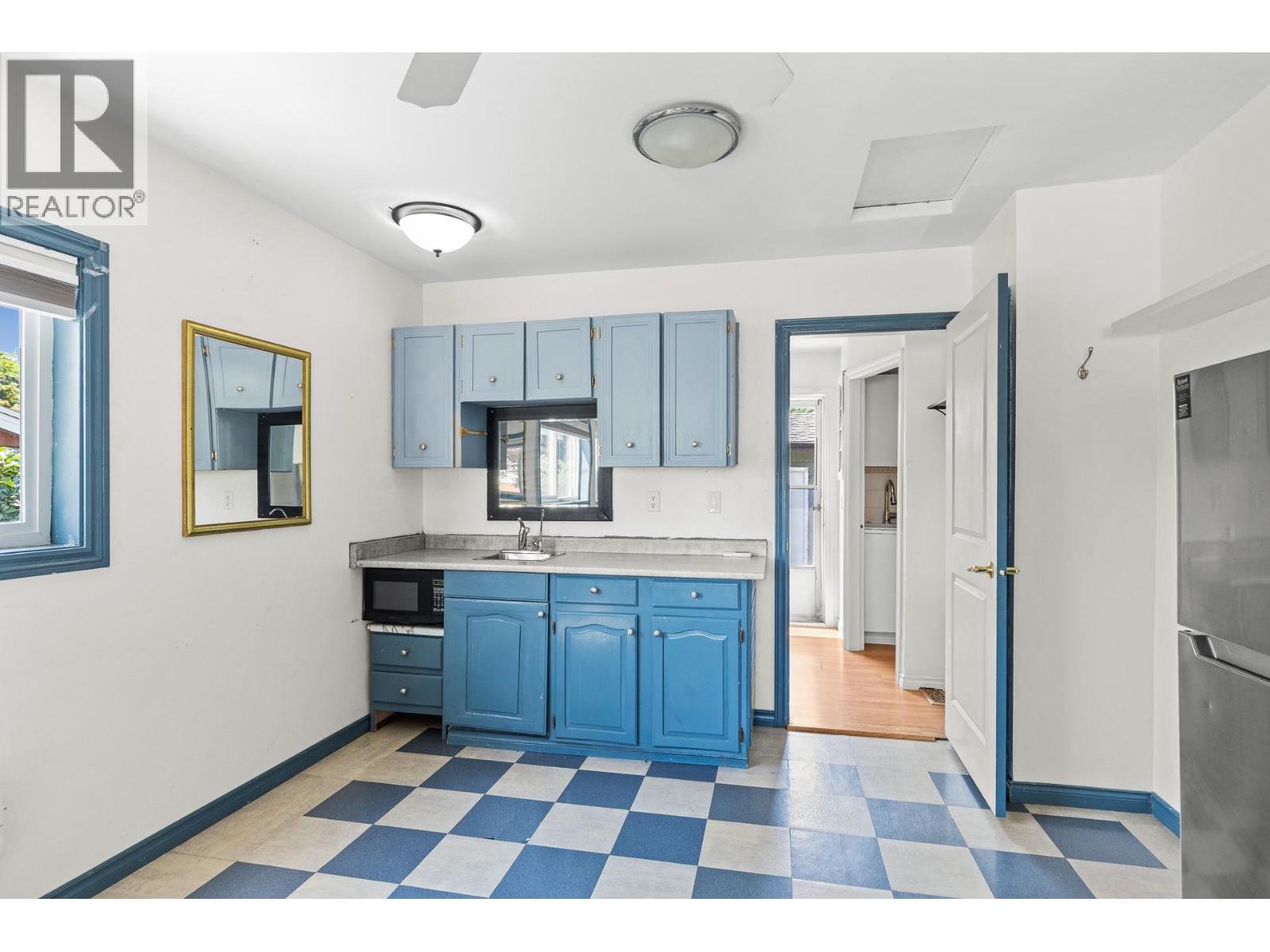 925 Sutherland Avenue, Kelowna, British Columbia  V1Y 5X6 - Photo 16 - 10396359