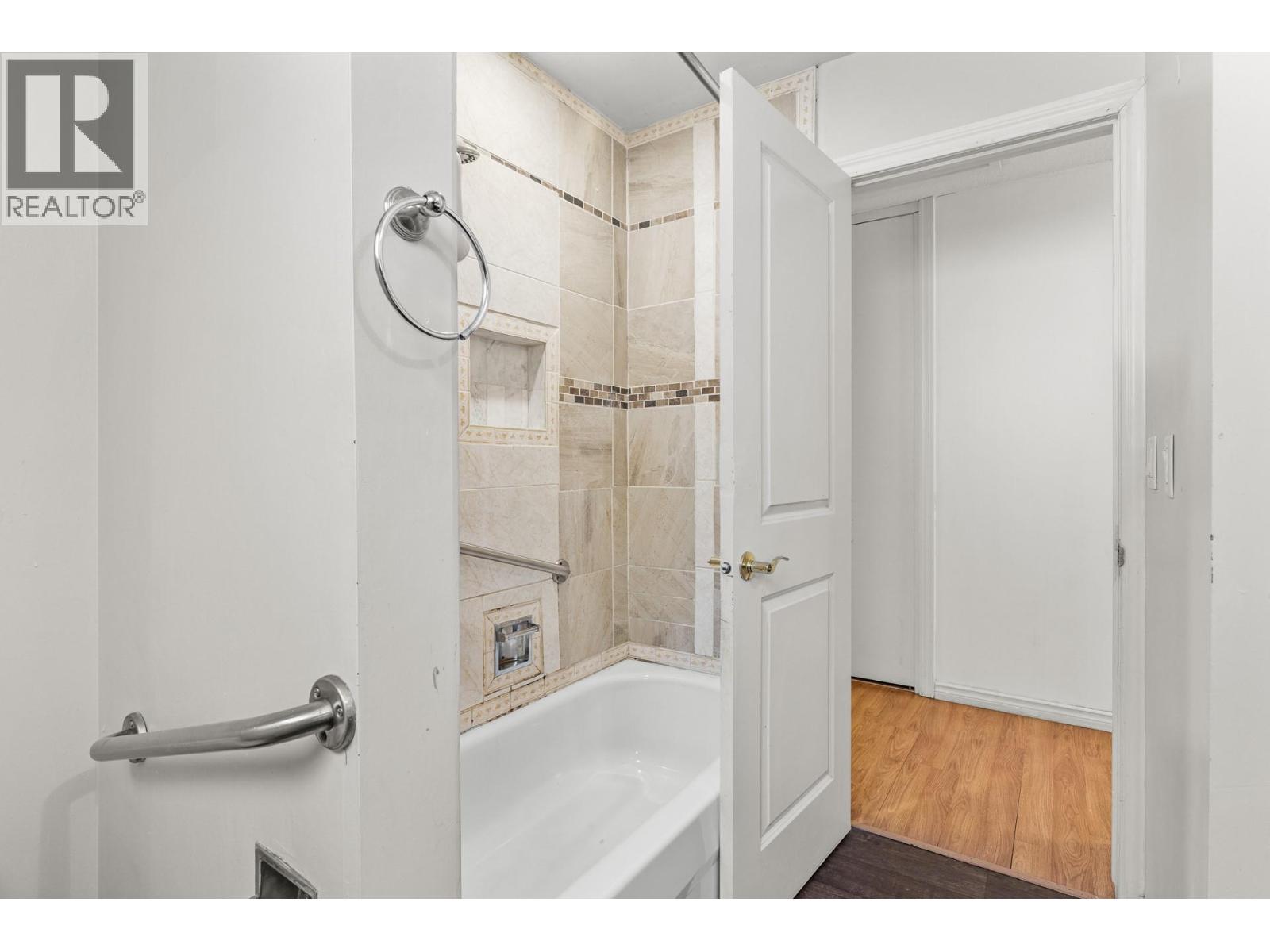 925 Sutherland Avenue, Kelowna, British Columbia  V1Y 5X6 - Photo 27 - 10396359