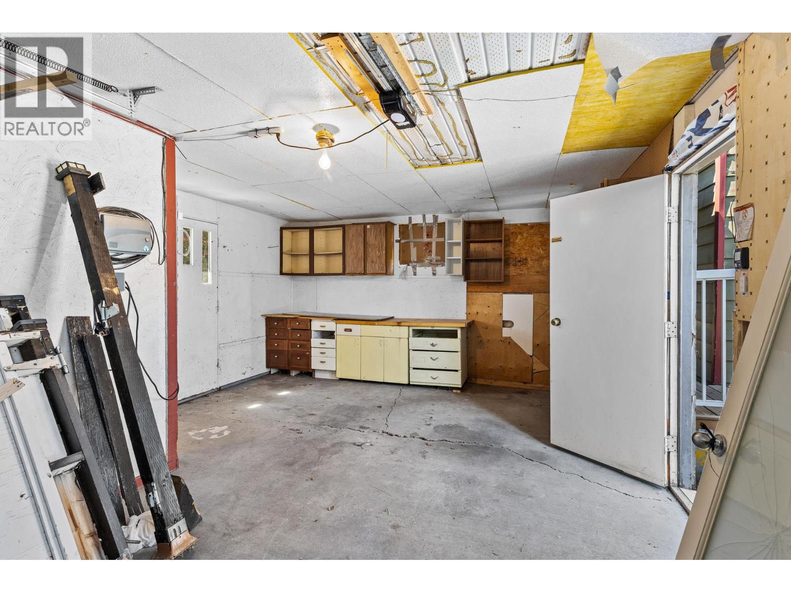 925 Sutherland Avenue, Kelowna, British Columbia  V1Y 5X6 - Photo 32 - 10396359