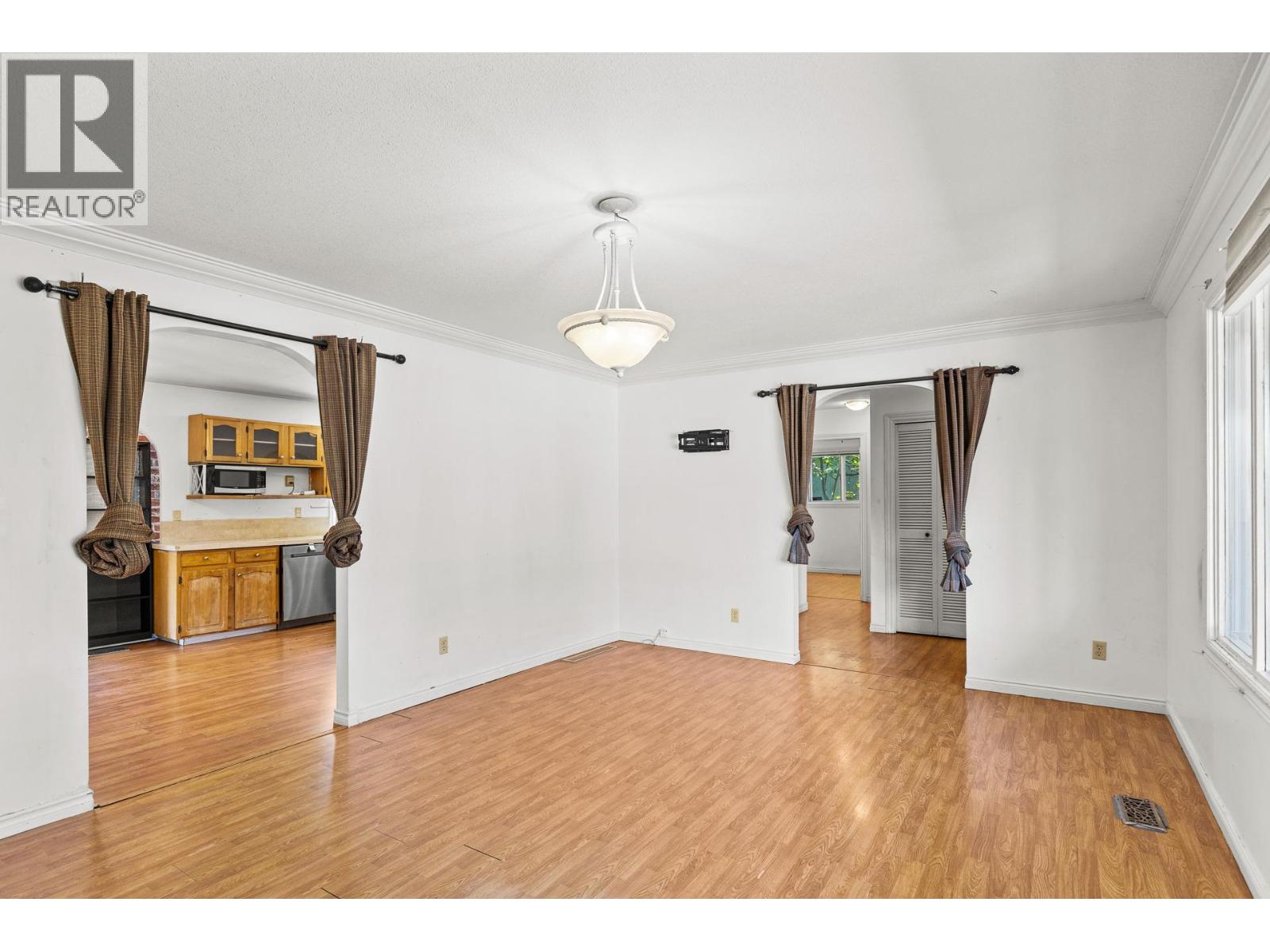 925 Sutherland Avenue, Kelowna, British Columbia  V1Y 5X6 - Photo 6 - 10396359