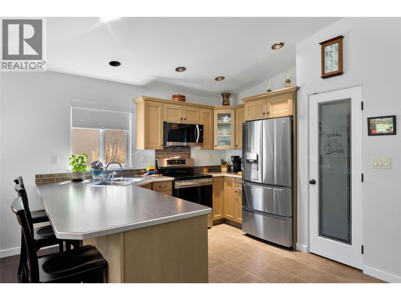 757 Rosewood Crescent, Kamloops, British Columbia  V2H 1S3 - Photo 18 - 10396458