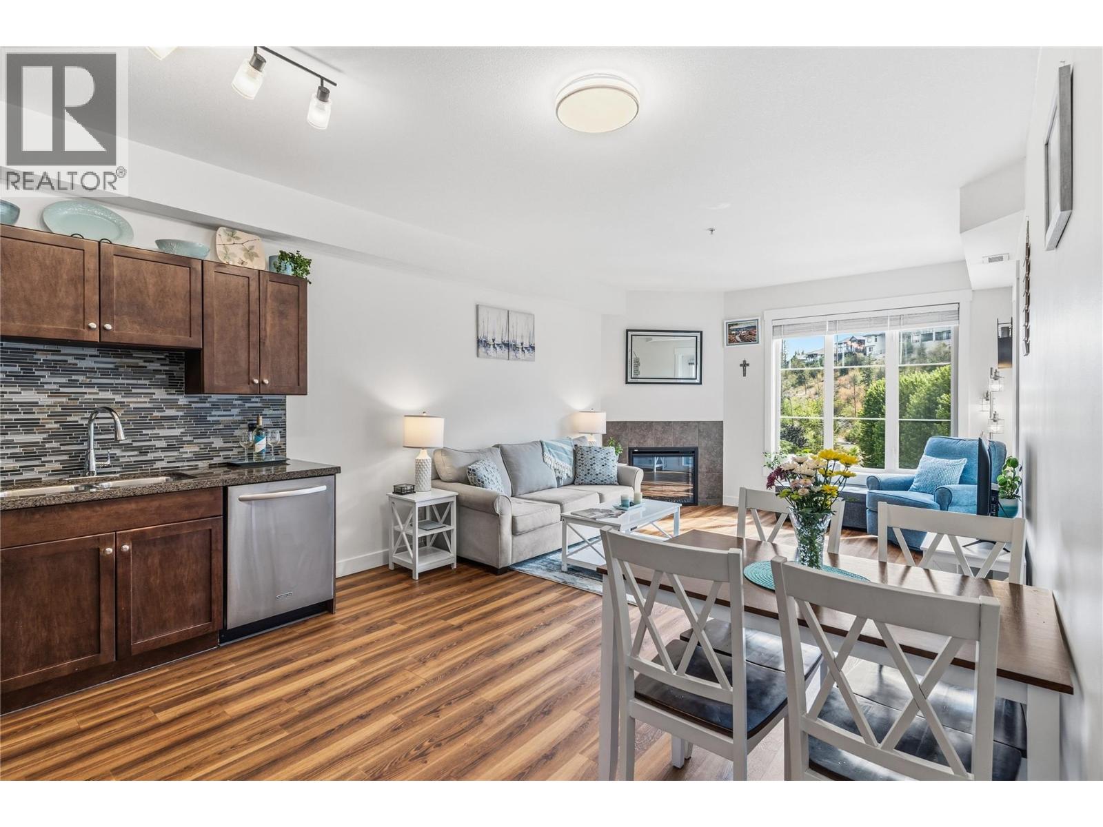 1875 Country Club Drive Unit# 1405, Kelowna, British Columbia  V1V 2W7 - Photo 1 - 10396444