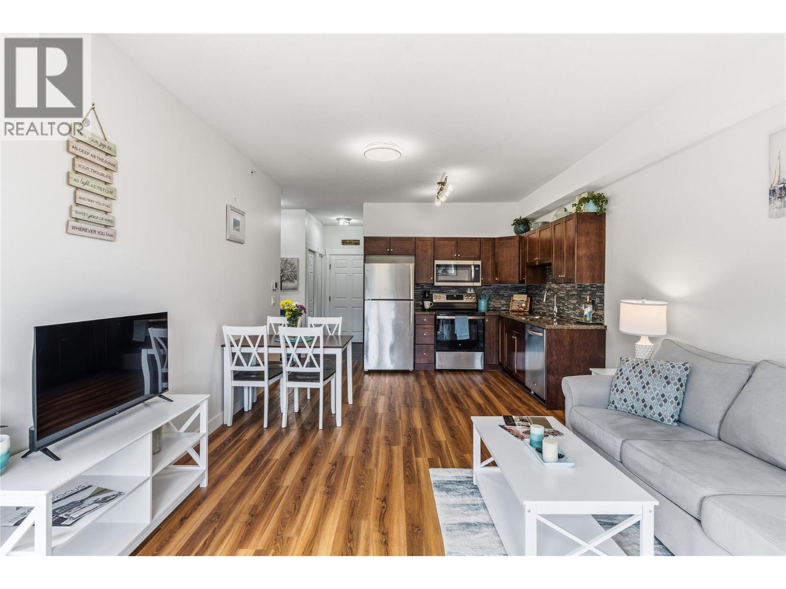 1875 Country Club Drive Unit# 1405, Kelowna, British Columbia  V1V 2W7 - Photo 2 - 10396444