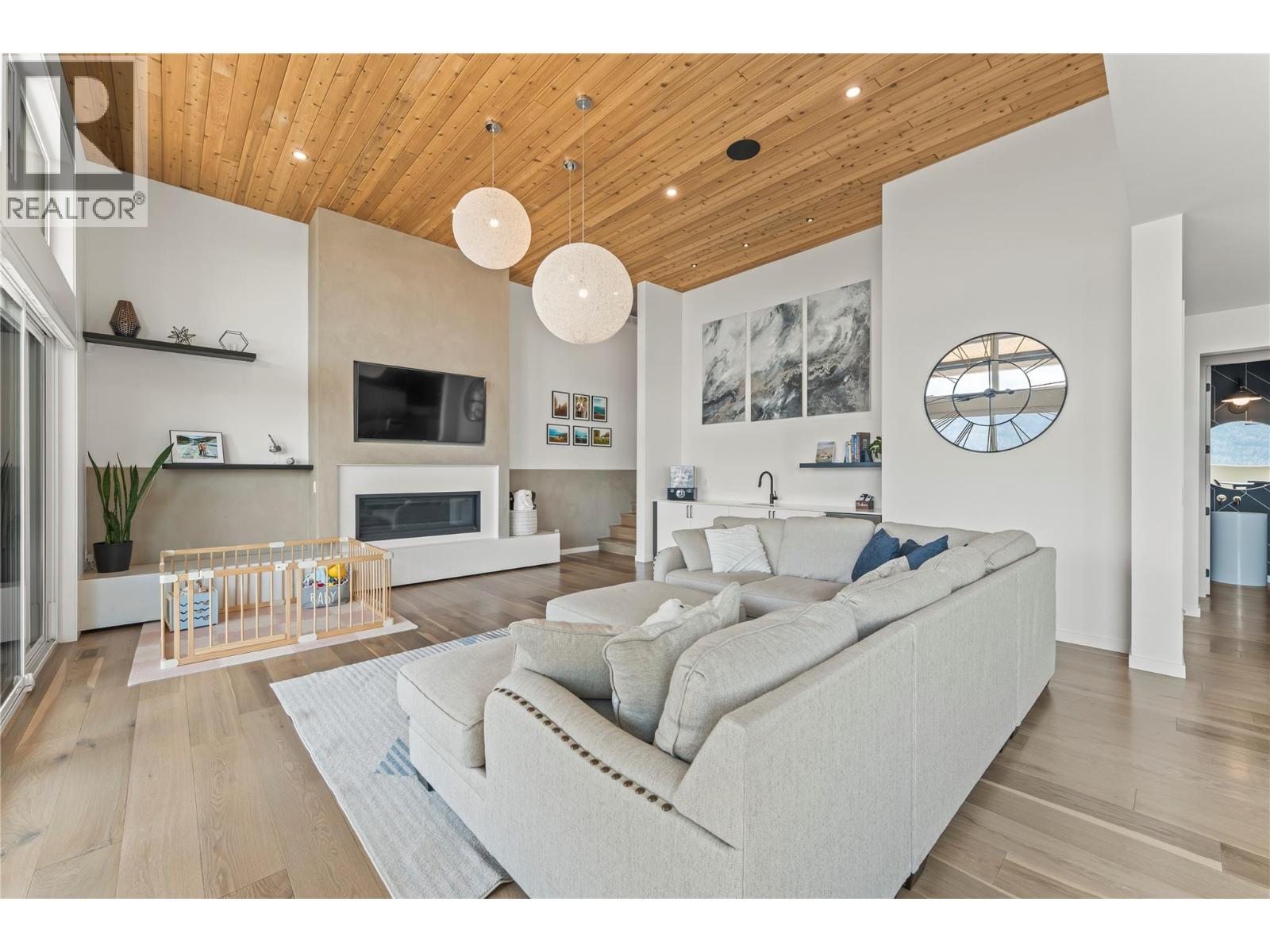 9815 Beacon Hill Crescent, Lake Country, British Columbia  V4V 0A5 - Photo 10 - 10395923