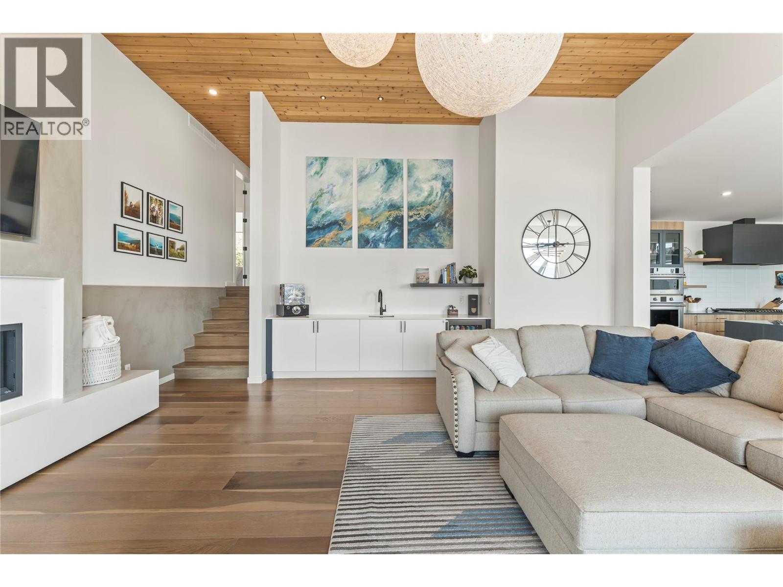 9815 Beacon Hill Crescent, Lake Country, British Columbia  V4V 0A5 - Photo 11 - 10395923