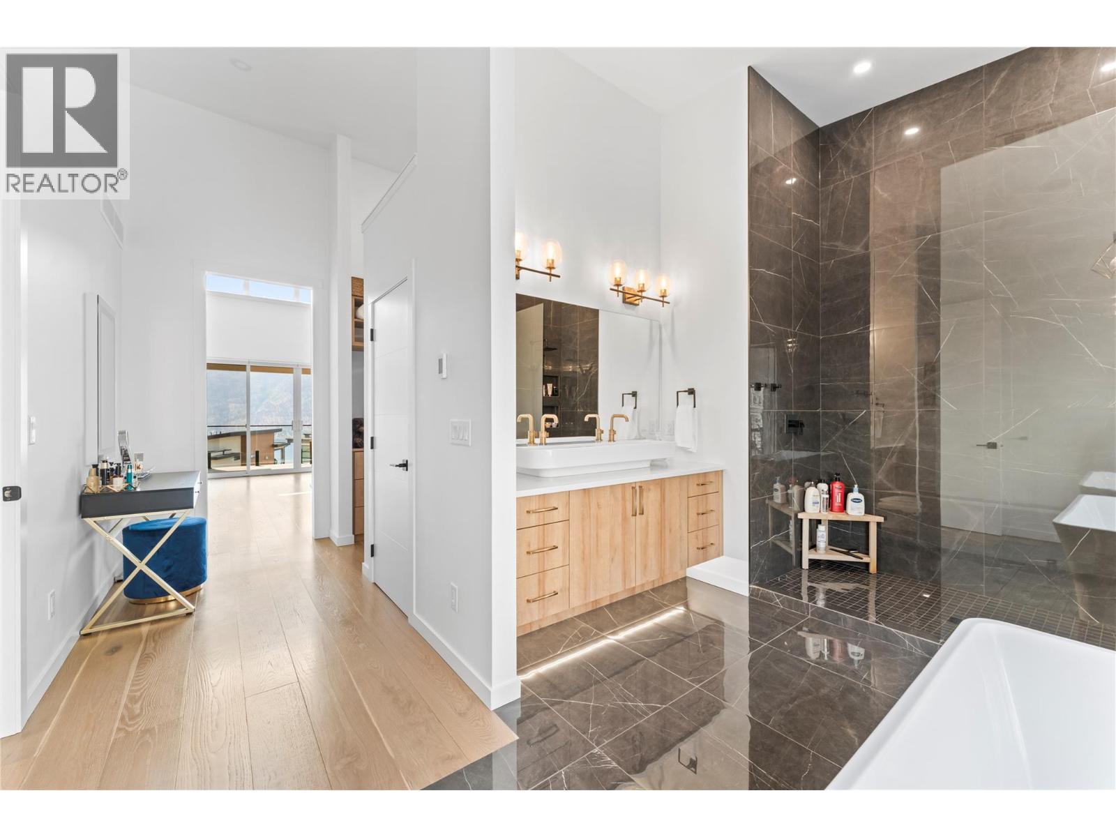 9815 Beacon Hill Crescent, Lake Country, British Columbia  V4V 0A5 - Photo 19 - 10395923