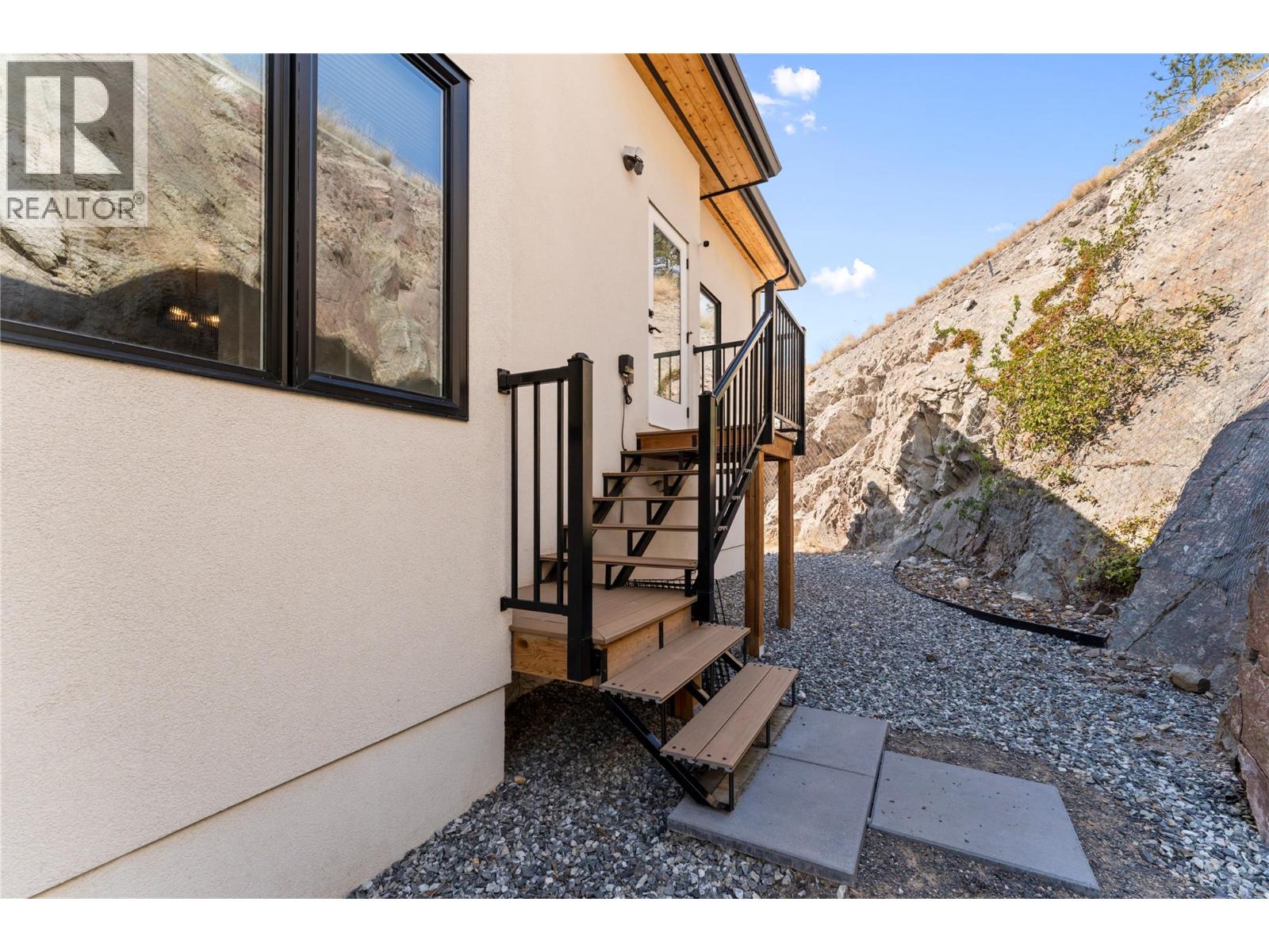 9815 Beacon Hill Crescent, Lake Country, British Columbia  V4V 0A5 - Photo 54 - 10395923