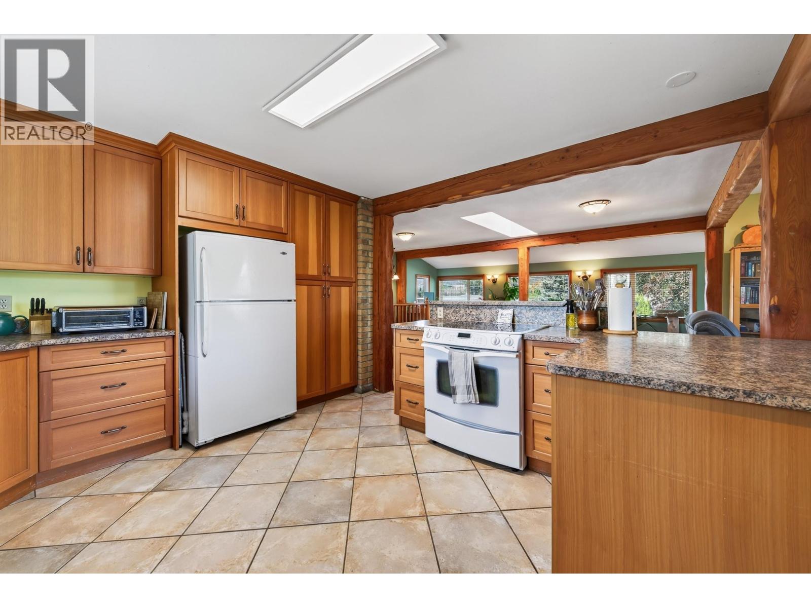6750 Heffley Road, Kamloops, British Columbia  V2H 0B4 - Photo 10 - 10396389