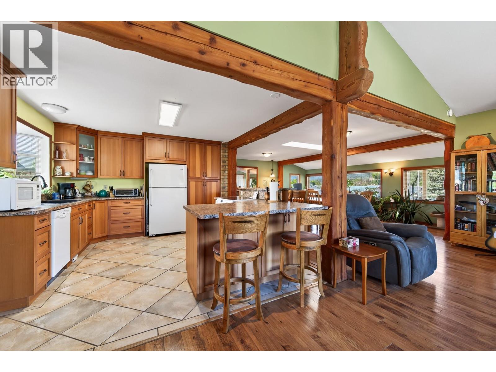 6750 Heffley Road, Kamloops, British Columbia  V2H 0B4 - Photo 12 - 10396389