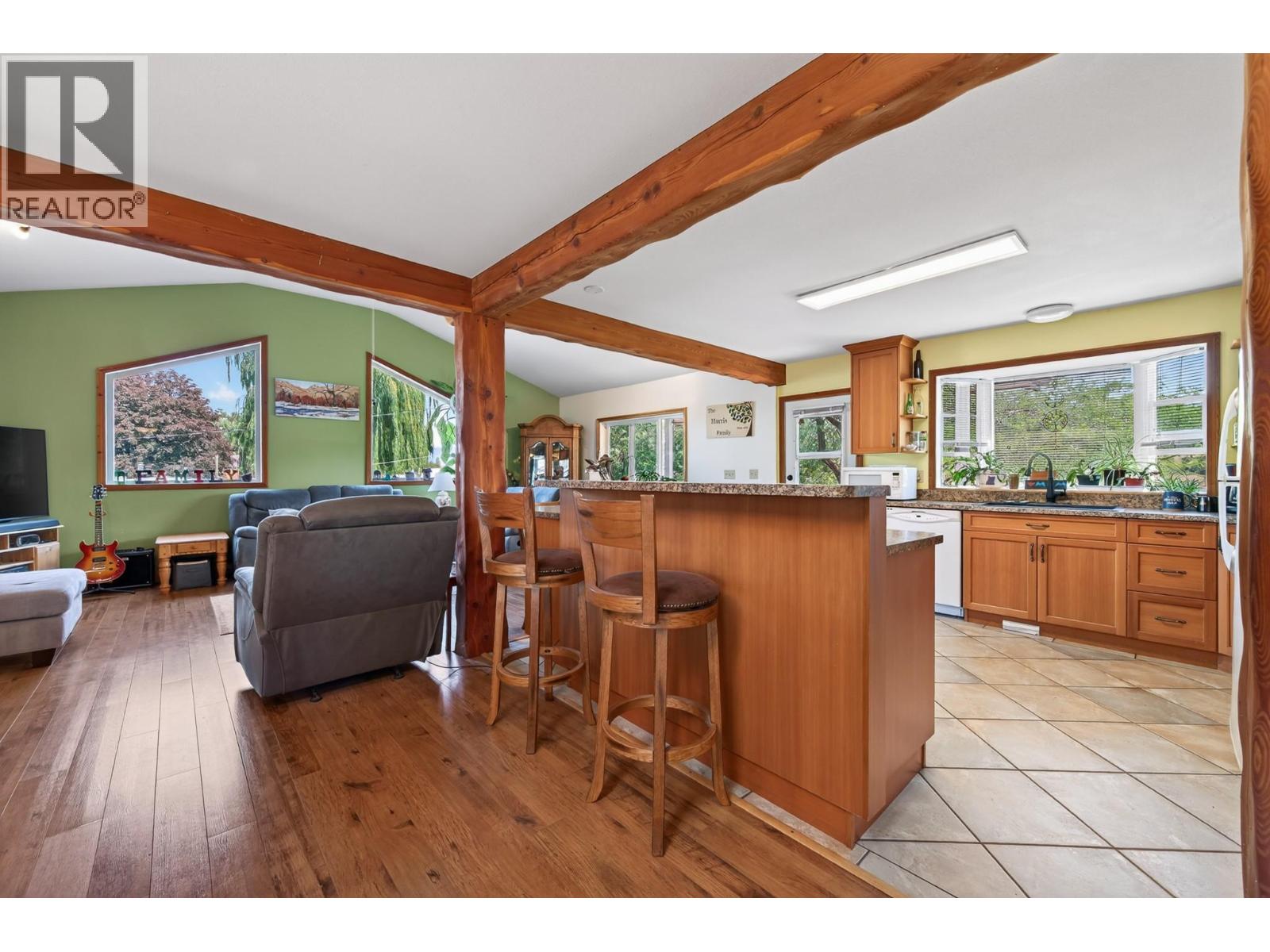 6750 Heffley Road, Kamloops, British Columbia  V2H 0B4 - Photo 8 - 10396389