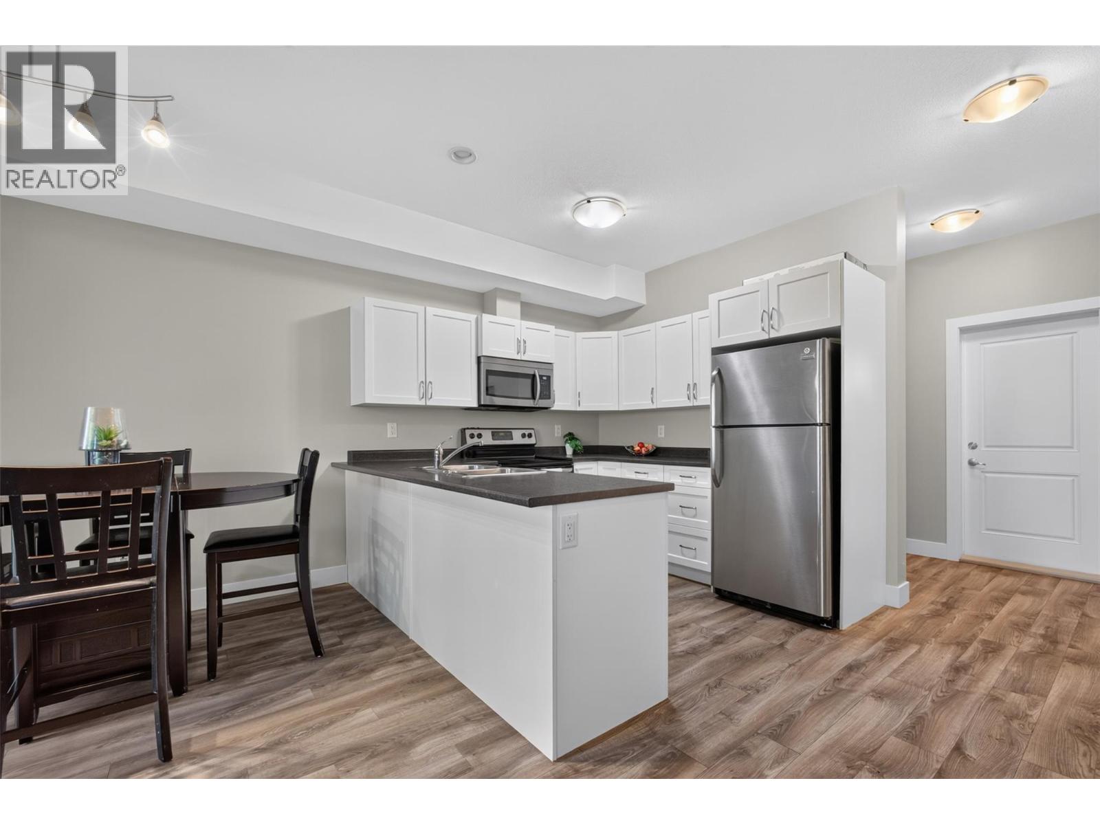 335 Gerstmar Road Unit# 3, Kelowna, British Columbia  V1X 4A6 - Photo 3 - 10395840