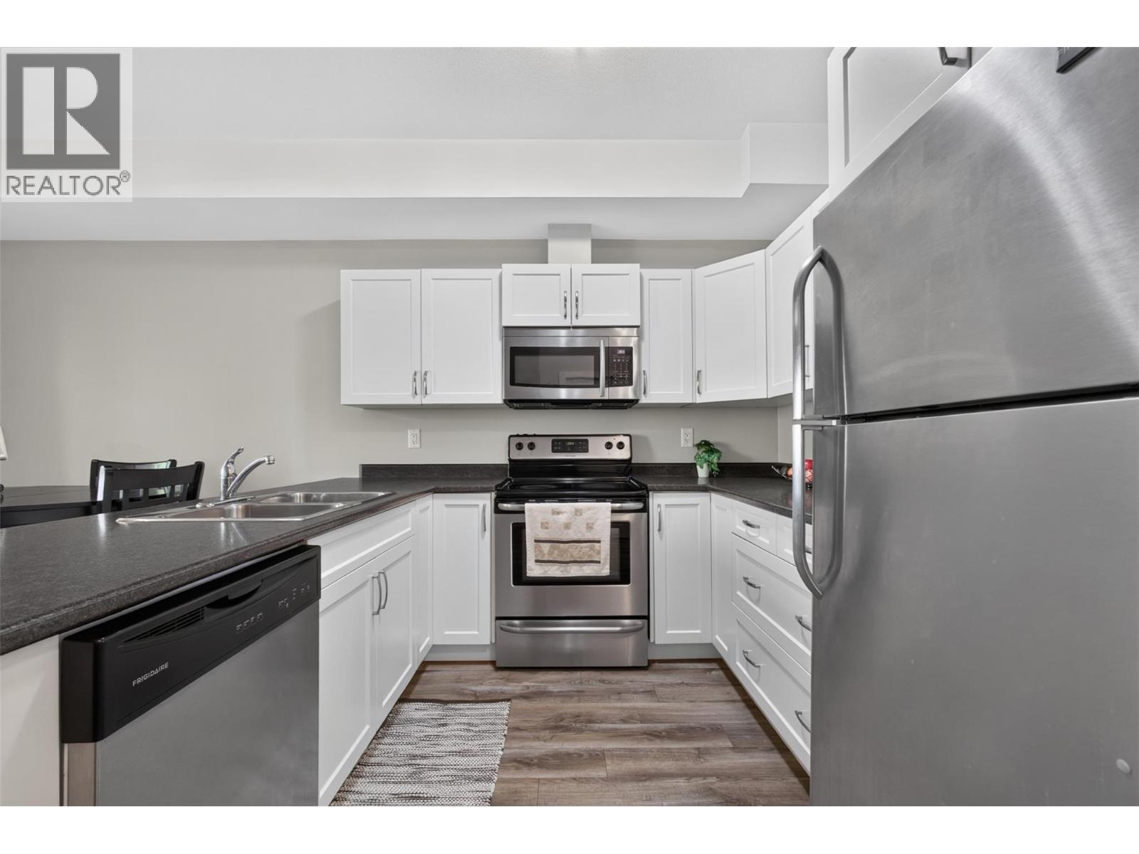 335 Gerstmar Road Unit# 3, Kelowna, British Columbia  V1X 4A6 - Photo 4 - 10395840