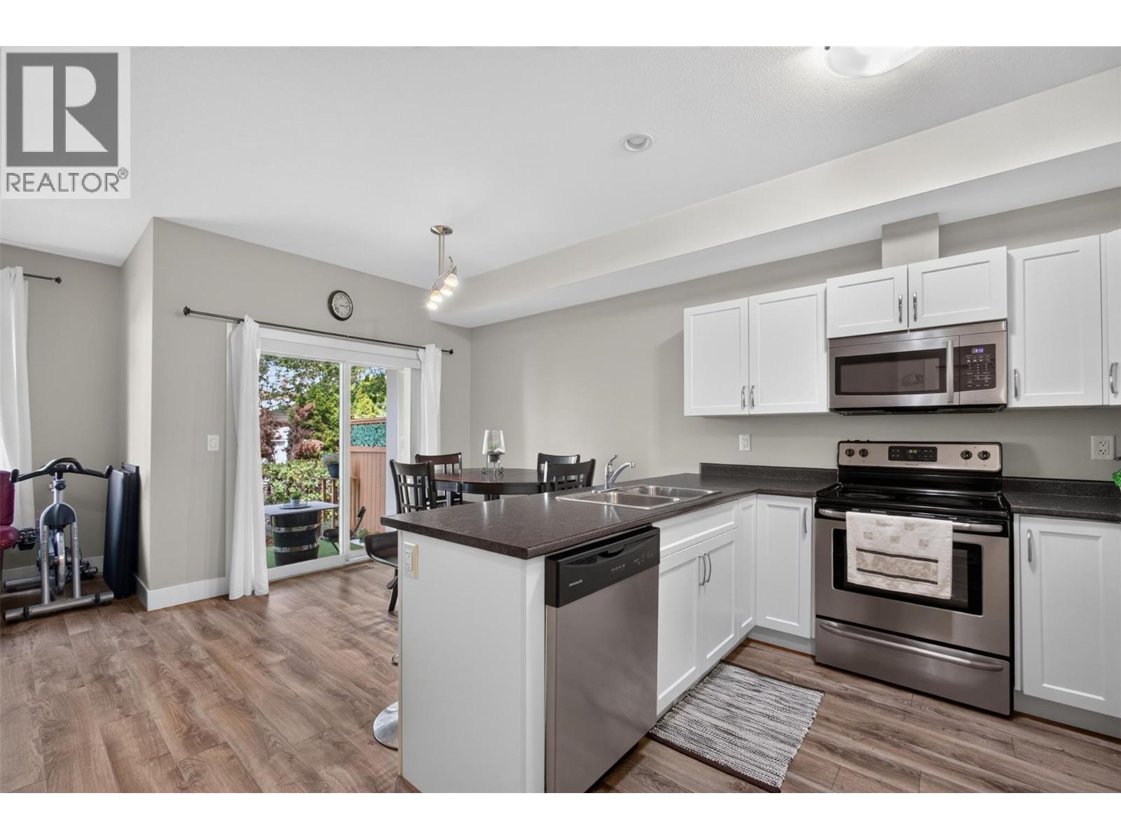 335 Gerstmar Road Unit# 3, Kelowna, British Columbia  V1X 4A6 - Photo 5 - 10395840