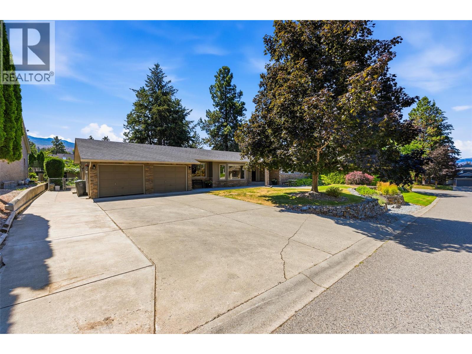 557 Vintage Terrace Court, Kelowna, British Columbia  V1W 2Z8 - Photo 2 - 10396074