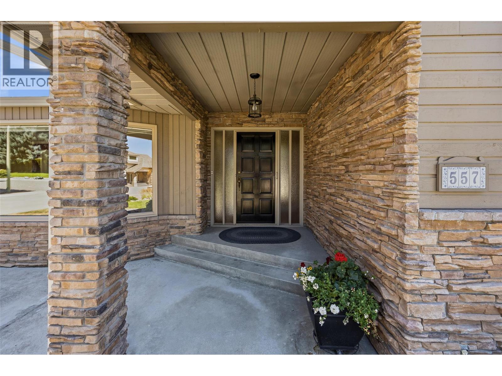557 Vintage Terrace Court, Kelowna, British Columbia  V1W 2Z8 - Photo 5 - 10396074