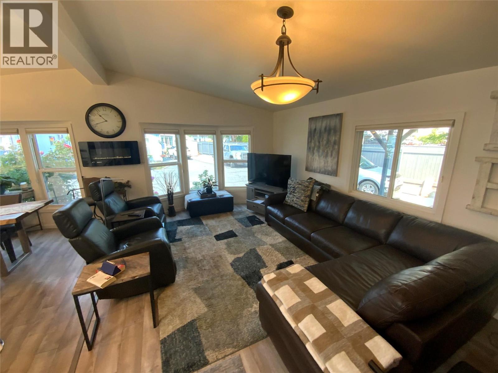 999 Burnaby Avenue Unit# 45, Penticton, British Columbia  V2A 1G7 - Photo 4 - 10396552