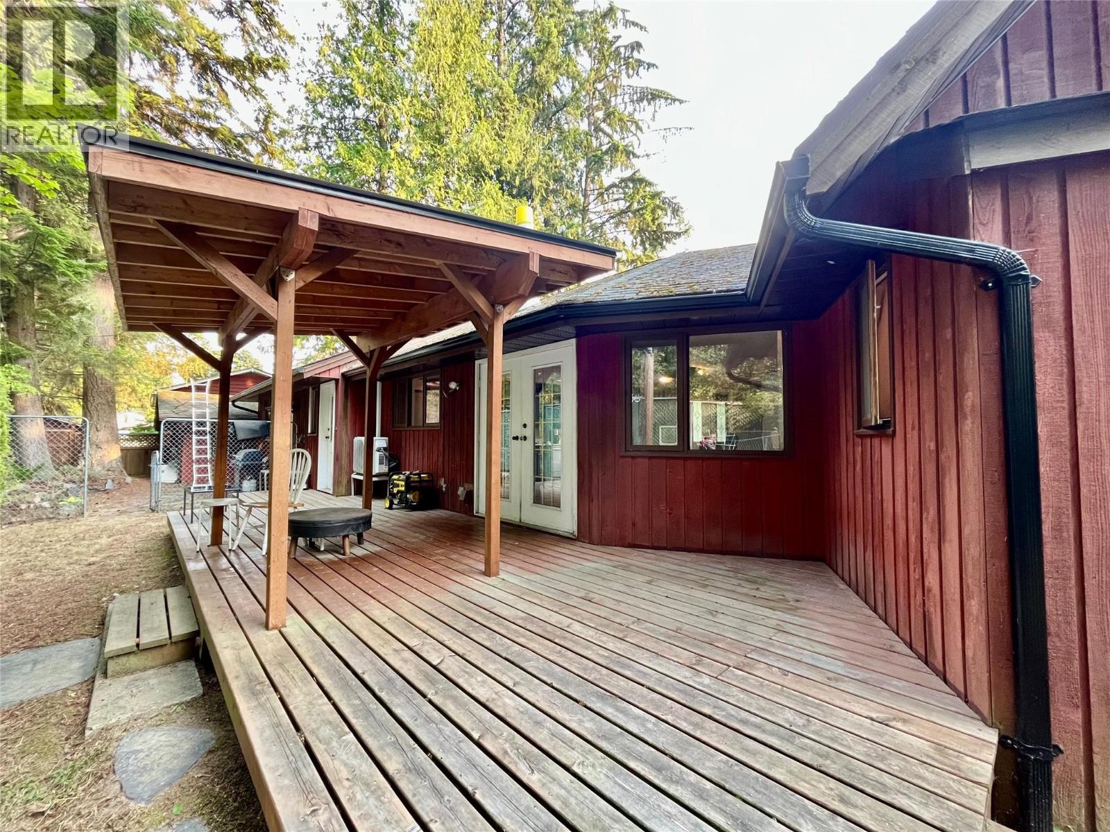 225 6th Street, Nakusp, British Columbia  V0G 1R0 - Photo 4 - 10396538