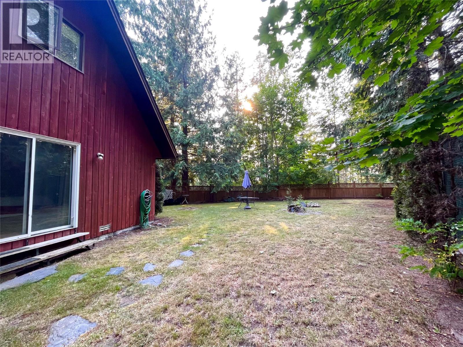 225 6th Street, Nakusp, British Columbia  V0G 1R0 - Photo 5 - 10396538
