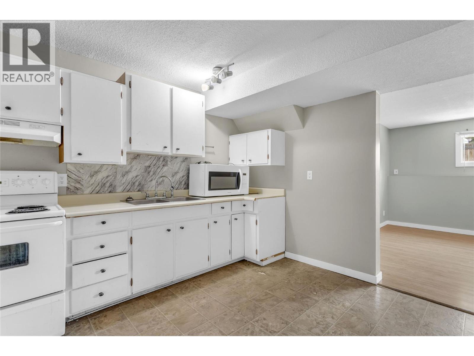 240 Petch Road, Kelowna, British Columbia  V1X 3S4 - Photo 22 - 10396497