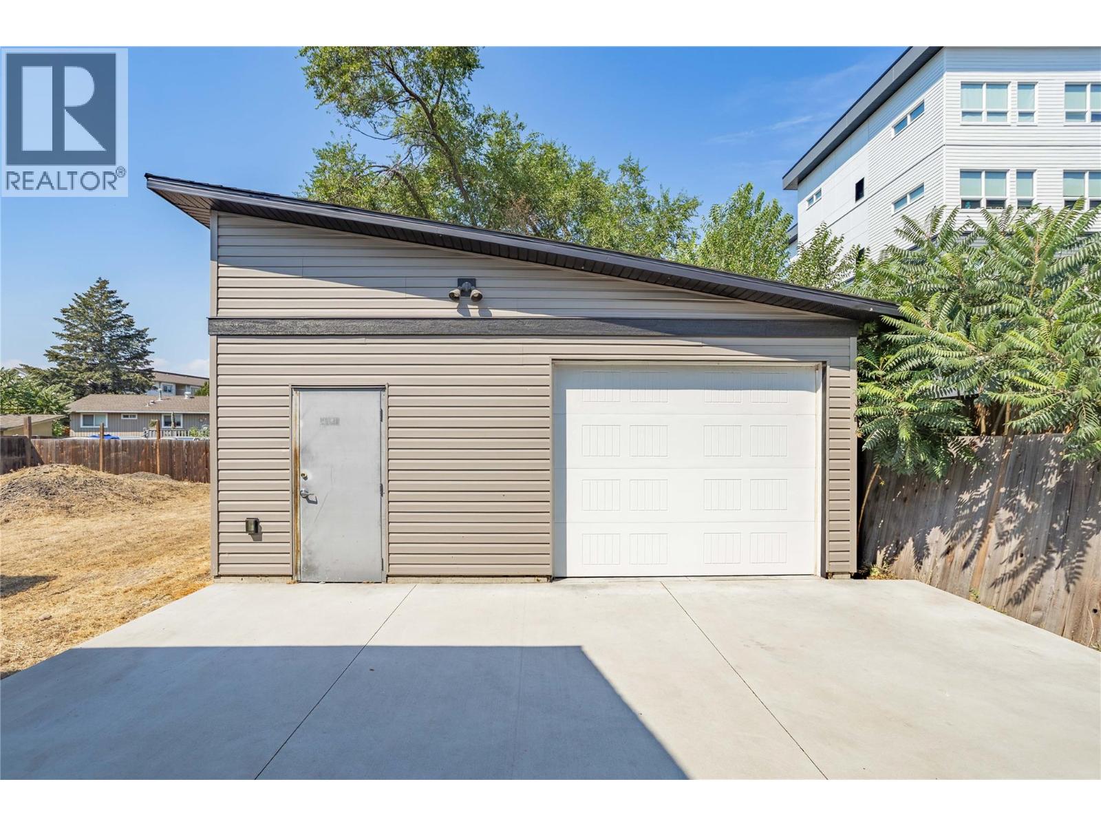240 Petch Road, Kelowna, British Columbia  V1X 3S4 - Photo 33 - 10396497