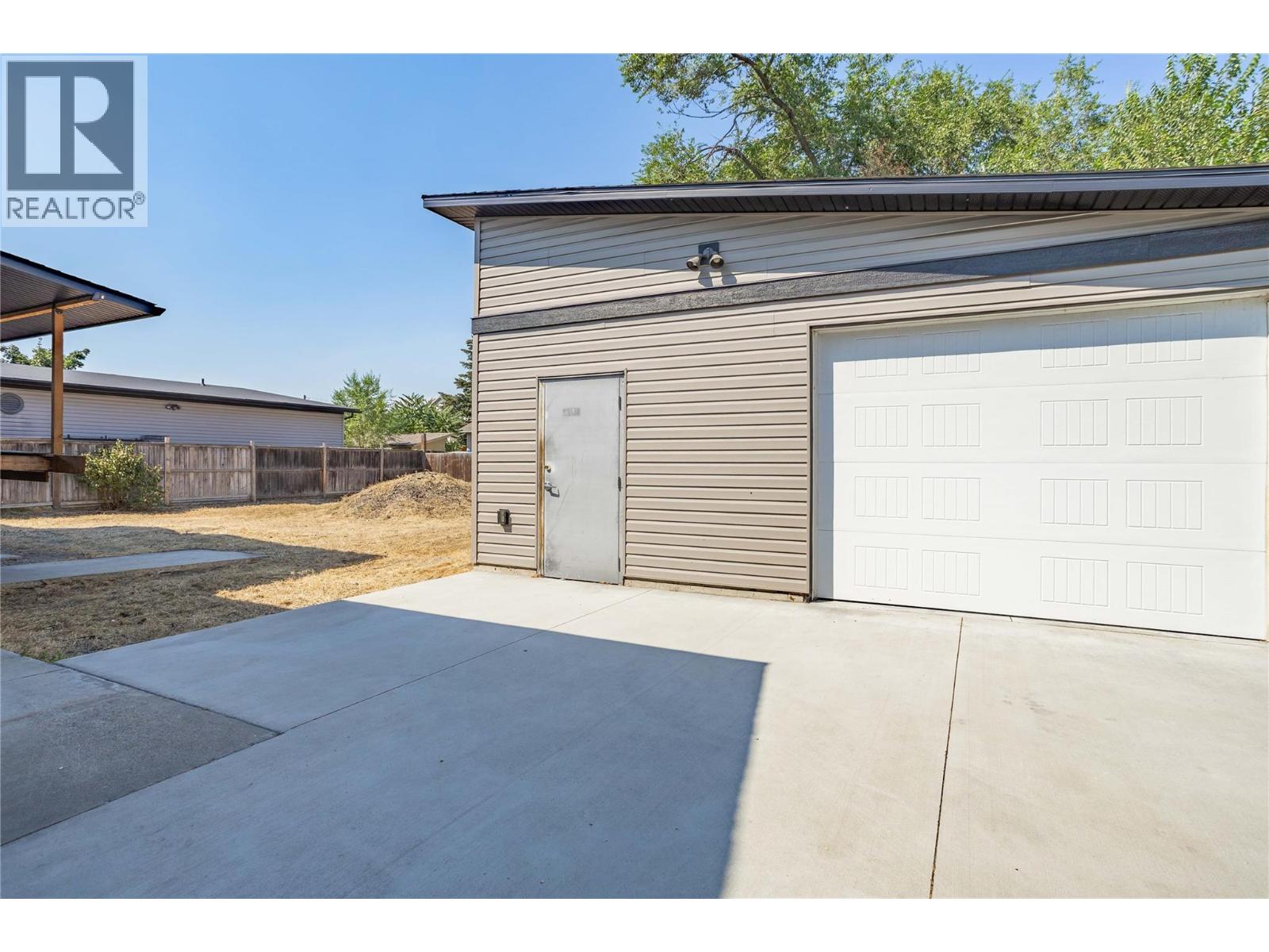 240 Petch Road, Kelowna, British Columbia  V1X 3S4 - Photo 35 - 10396497