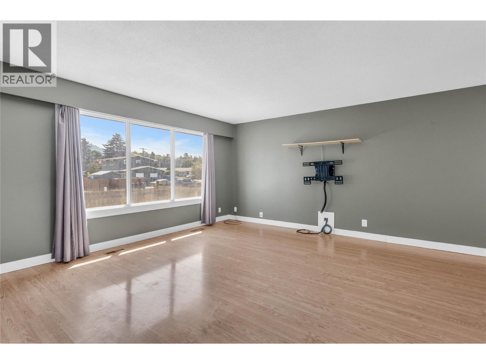 240 Petch Road, Kelowna, British Columbia  V1X 3S4 - Photo 8 - 10396497