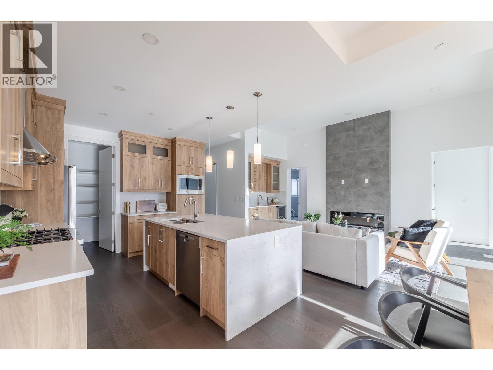 5586 Nixon Road, Summerland, British Columbia  V0H 1Z9 - Photo 12 - 10396582
