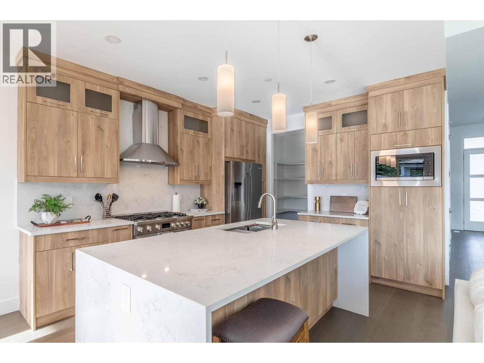 5586 Nixon Road, Summerland, British Columbia  V0H 1Z9 - Photo 7 - 10396582