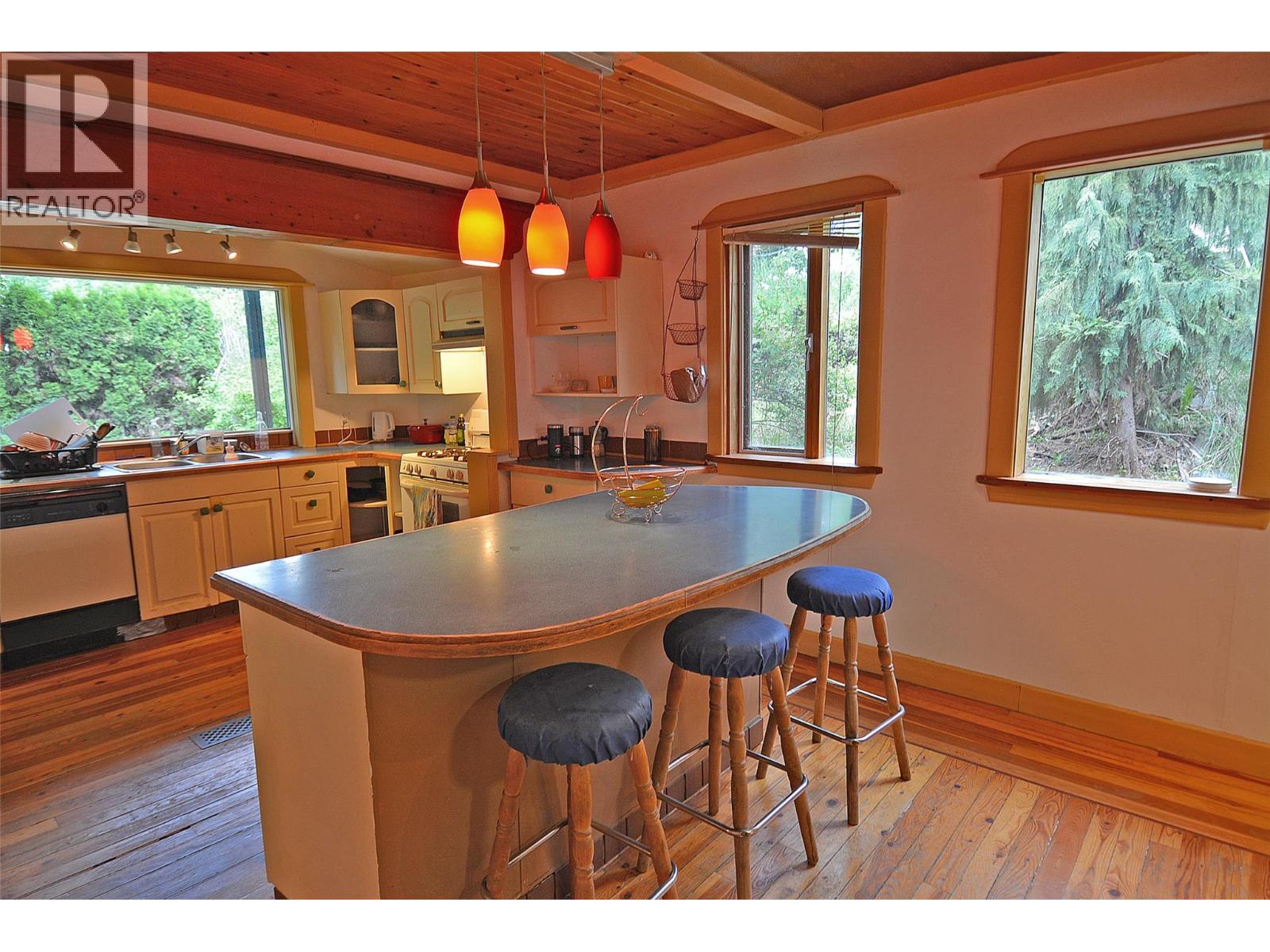 2022 Creek Street, Nelson, British Columbia  V1L 1M7 - Photo 14 - 10396321