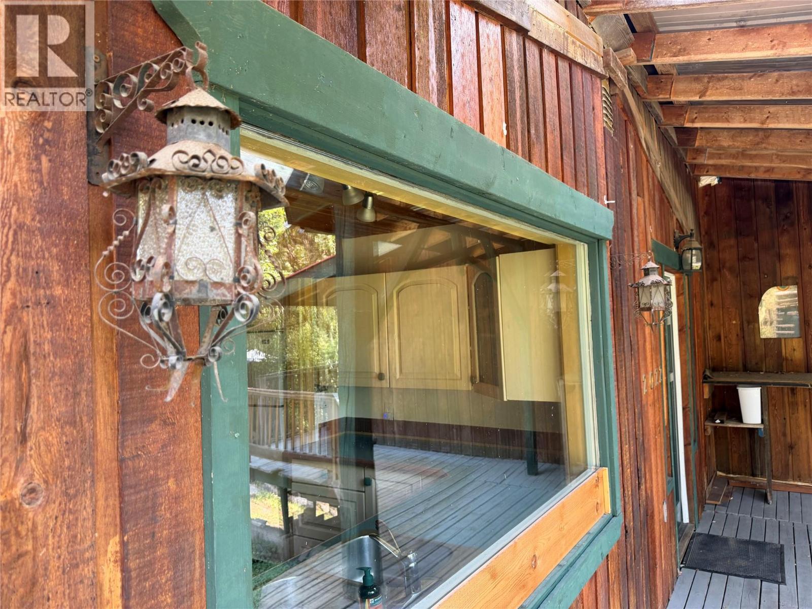 2022 Creek Street, Nelson, British Columbia  V1L 1M7 - Photo 2 - 10396321