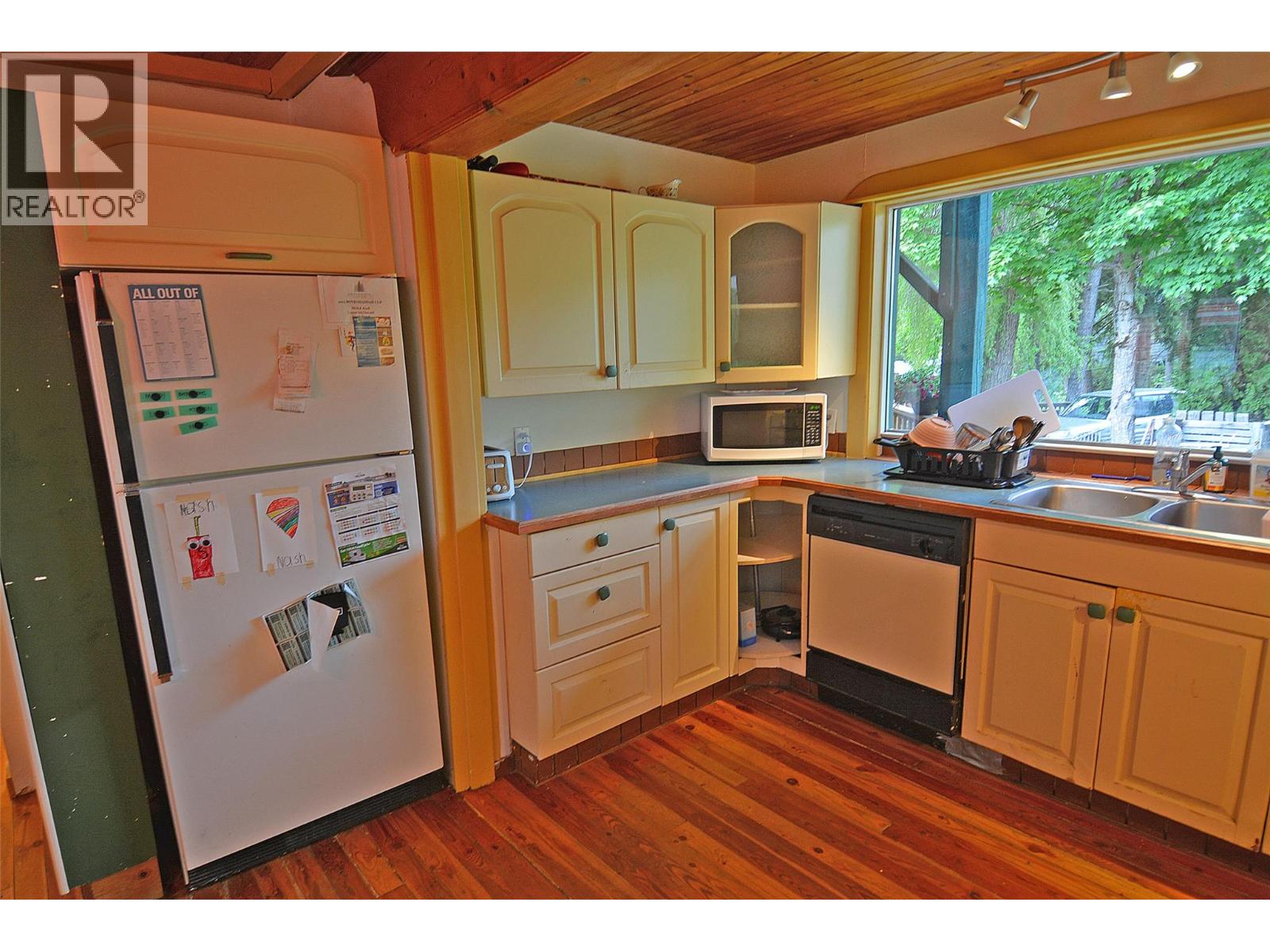2022 Creek Street, Nelson, British Columbia  V1L 1M7 - Photo 20 - 10396321