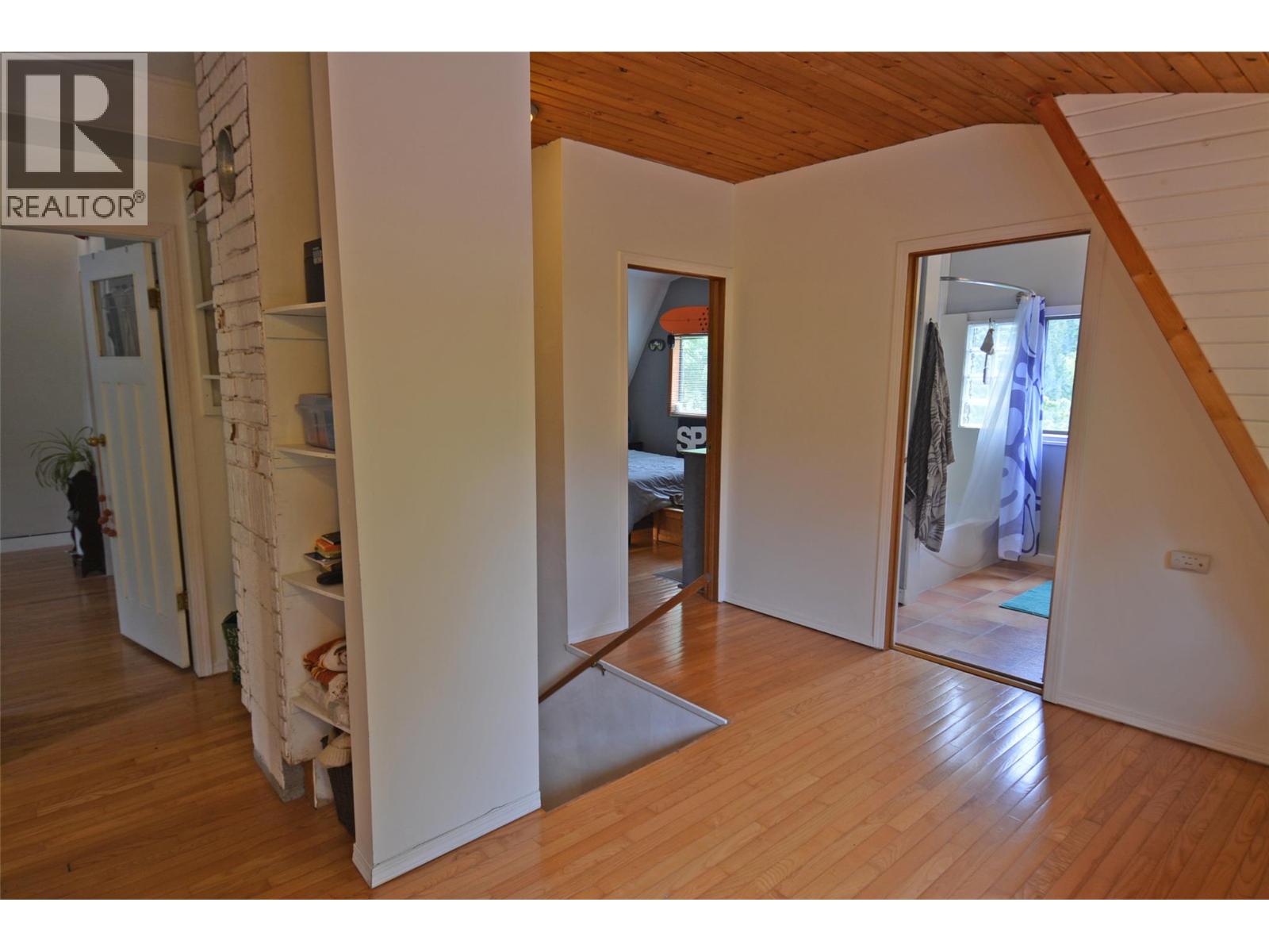 2022 Creek Street, Nelson, British Columbia  V1L 1M7 - Photo 25 - 10396321