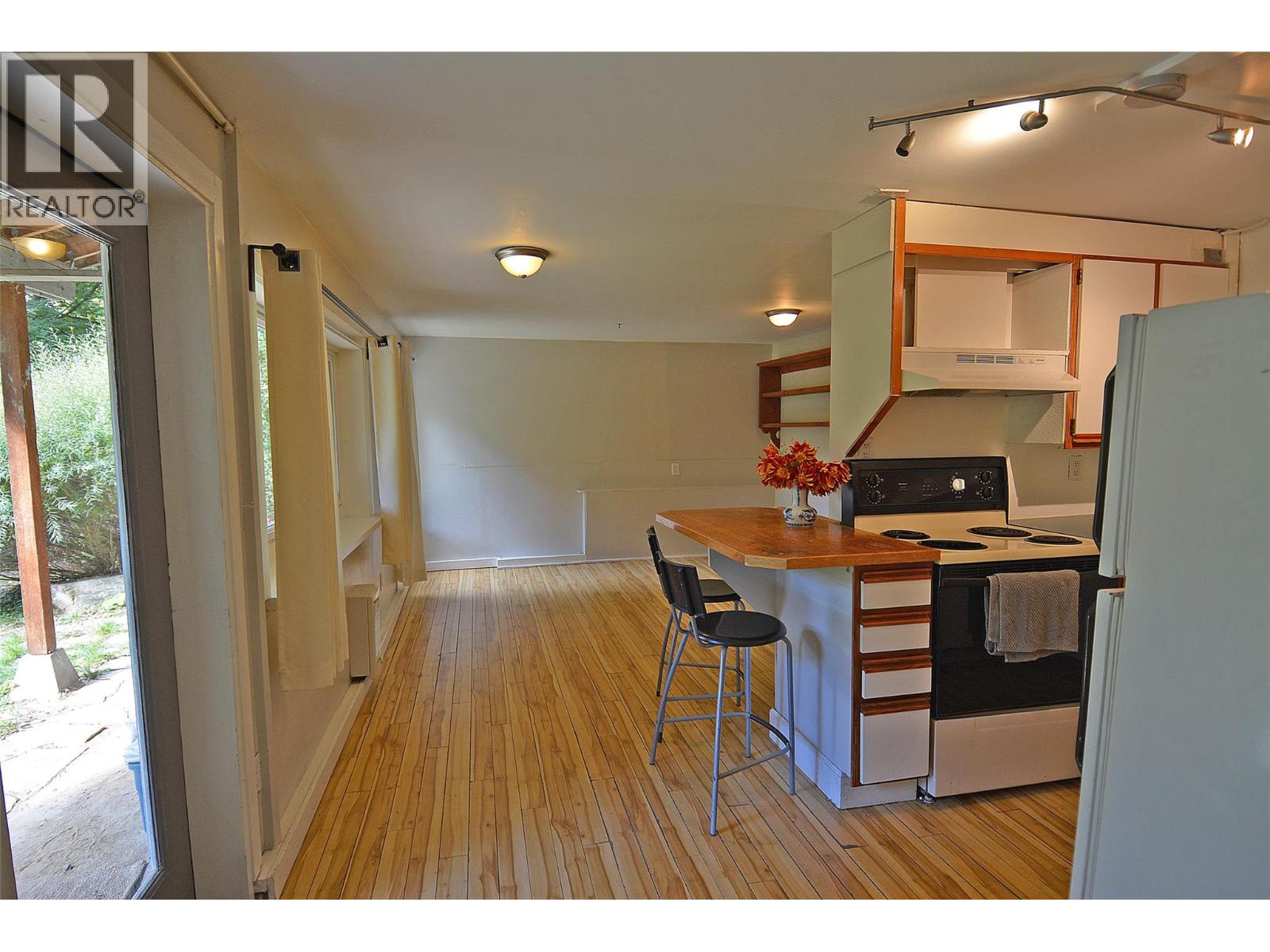 2022 Creek Street, Nelson, British Columbia  V1L 1M7 - Photo 36 - 10396321