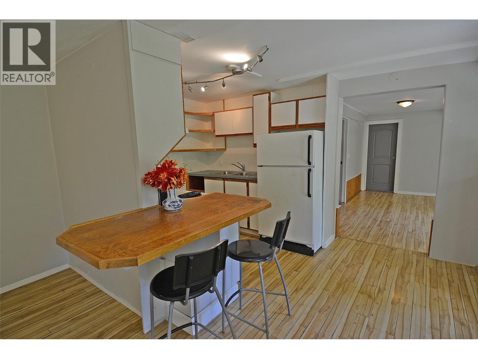 2022 Creek Street, Nelson, British Columbia  V1L 1M7 - Photo 37 - 10396321
