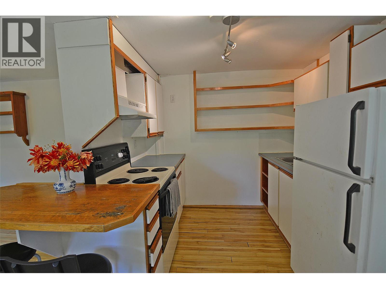 2022 Creek Street, Nelson, British Columbia  V1L 1M7 - Photo 40 - 10396321