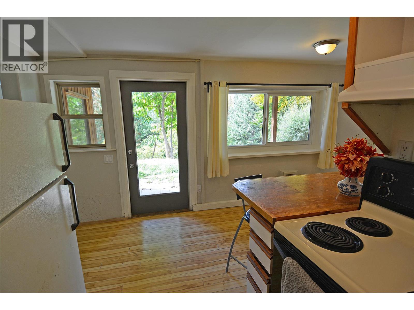 2022 Creek Street, Nelson, British Columbia  V1L 1M7 - Photo 42 - 10396321