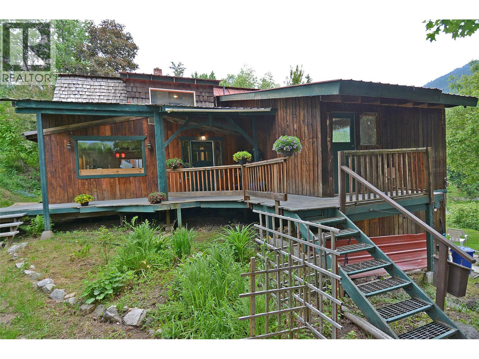 2022 Creek Street, Nelson, British Columbia  V1L 1M7 - Photo 5 - 10396321