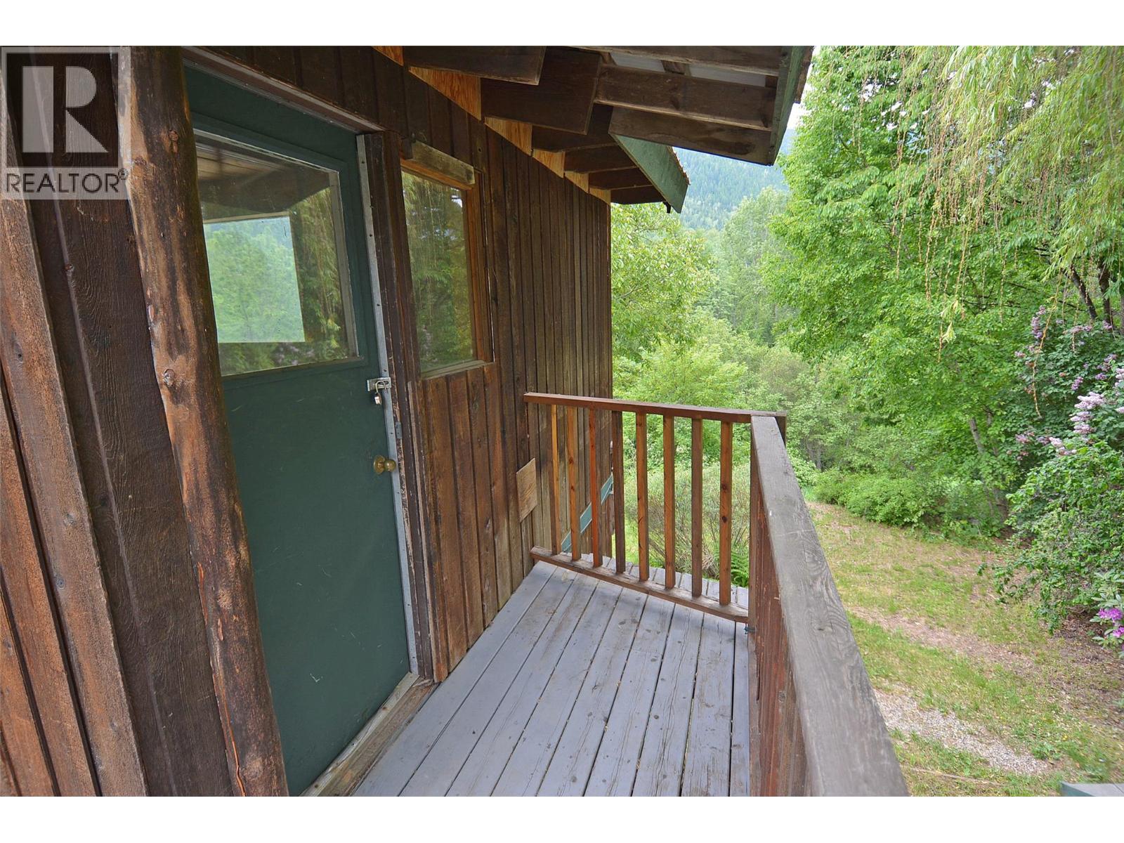 2022 Creek Street, Nelson, British Columbia  V1L 1M7 - Photo 54 - 10396321