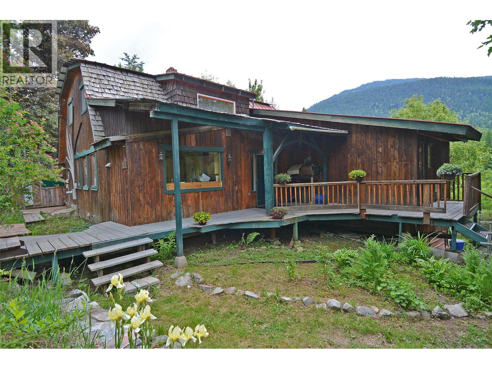 2022 Creek Street, Nelson, British Columbia  V1L 1M7 - Photo 7 - 10396321