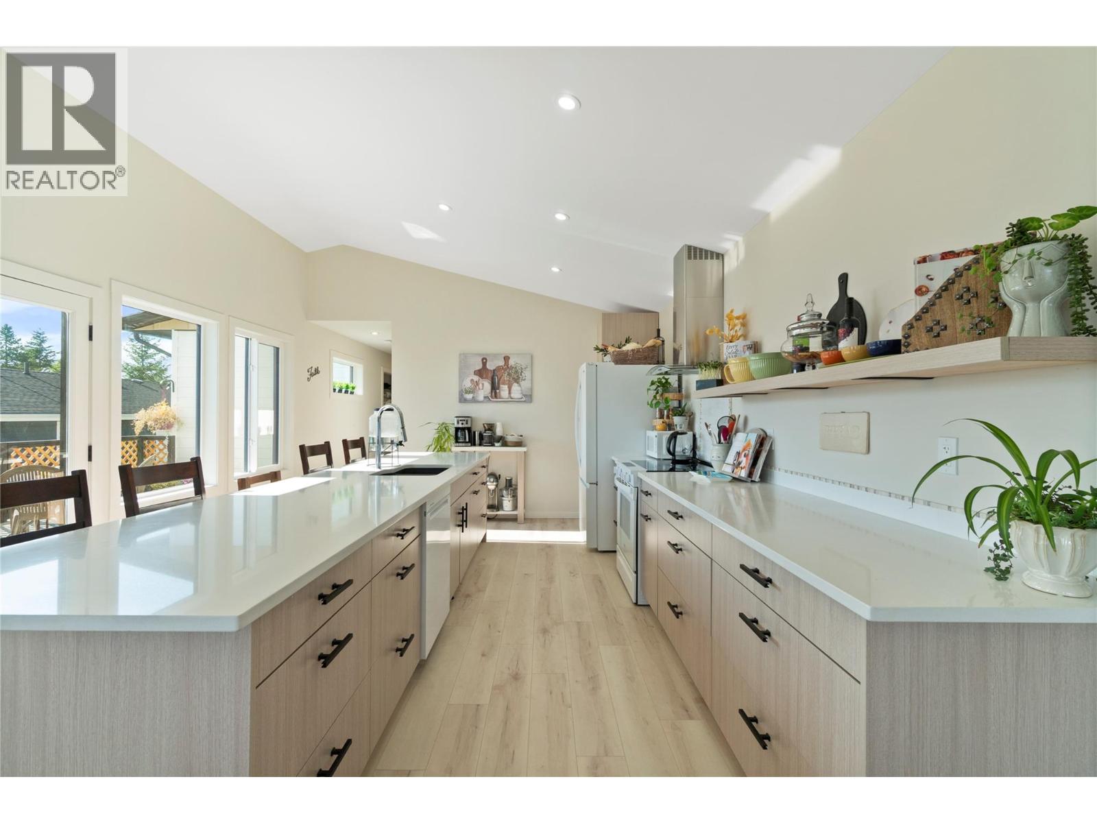 2545 Panoramic Way, Blind Bay, British Columbia  V0E 1H0 - Photo 18 - 10396279