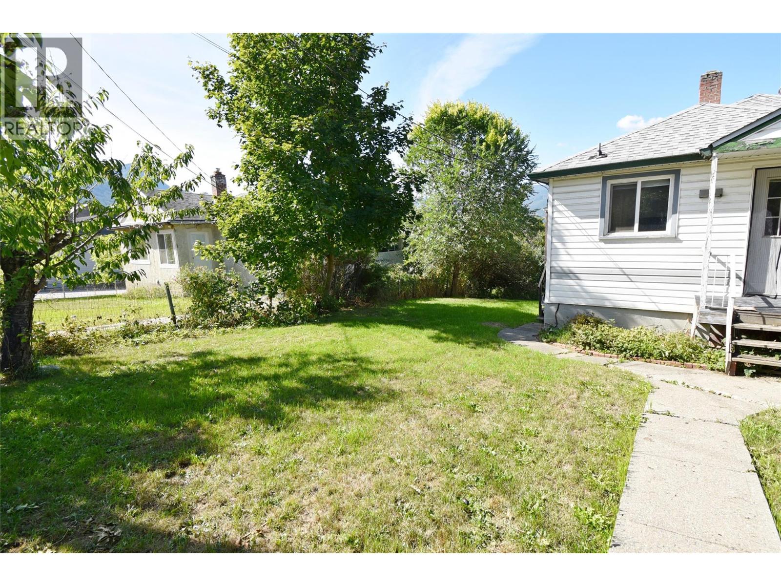 231 Shuswap Street Sw, Salmon Arm, British Columbia  V1B 4H9 - Photo 5 - 10396568