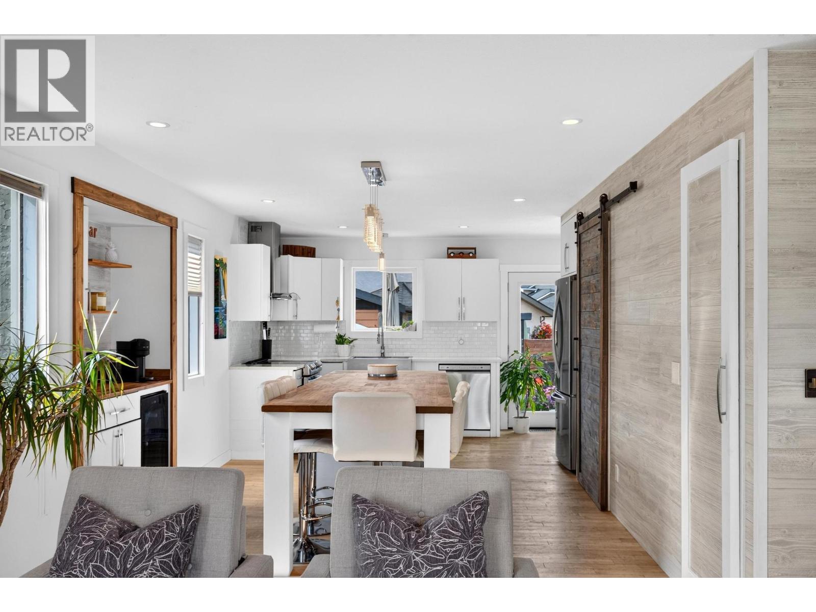 853 Springside Court, Kelowna, British Columbia  V1W 3L8 - Photo 5 - 10396182