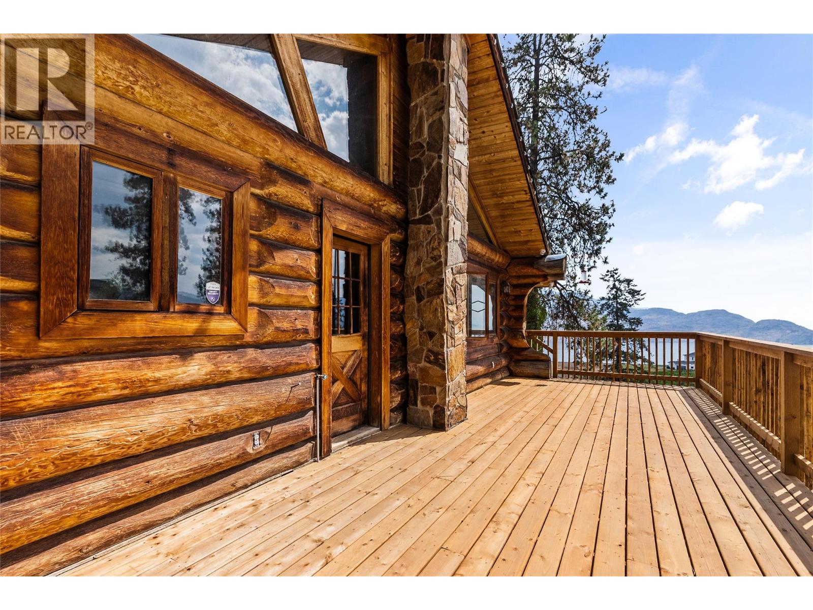 5876 Victoria Street, Peachland, British Columbia  V0H 1X4 - Photo 1 - 10396486