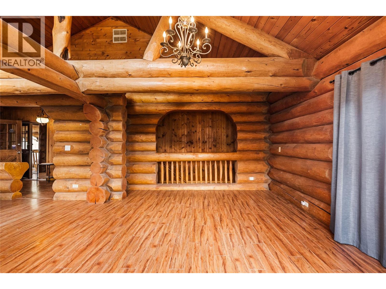 5876 Victoria Street, Peachland, British Columbia  V0H 1X4 - Photo 5 - 10396486